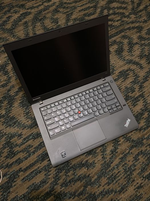 Ігровий ноутбук і5-4300 8 ггб озу SSD гарний стан