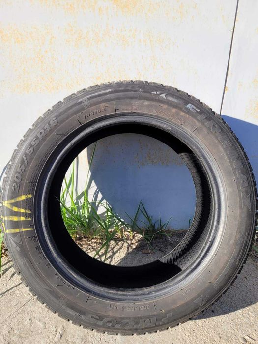 Продам 4 зимові шини практично нові  відходили один сезон (5 тис. км).