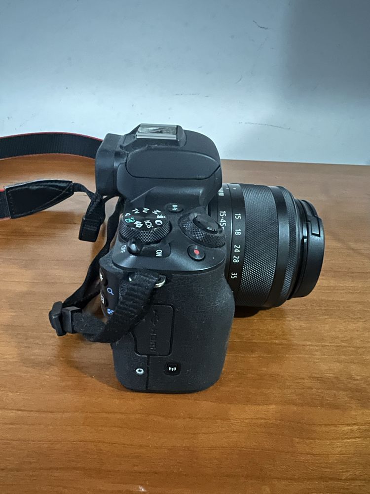 Canon M50 + EF M 15-45