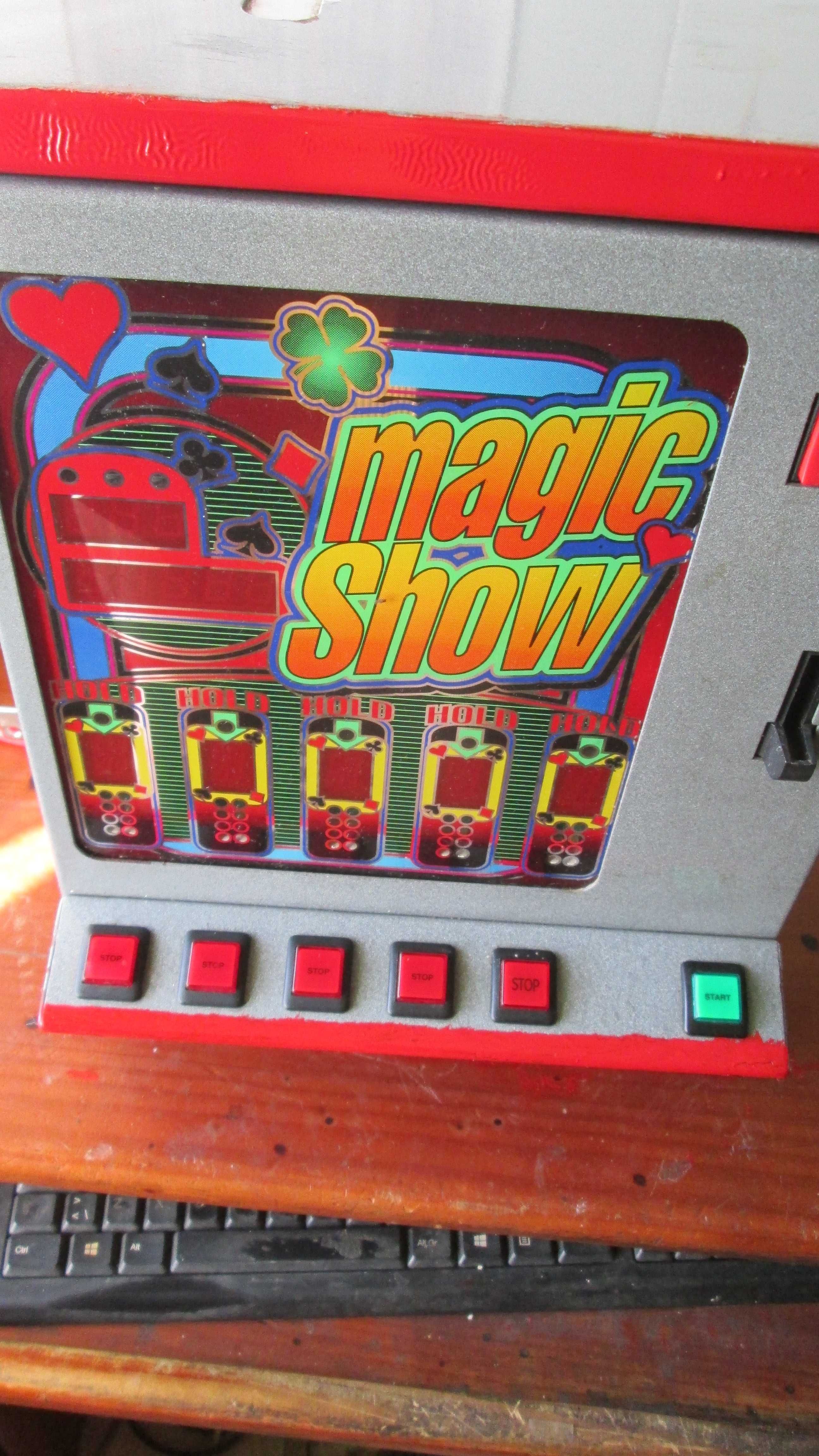 Máquina Magic Show como nova com moedeiro