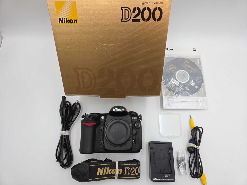 WYPRZEDAŻ Aparat Nikon D200 body - 27 tys. zdjęć- solidny i niezawodny