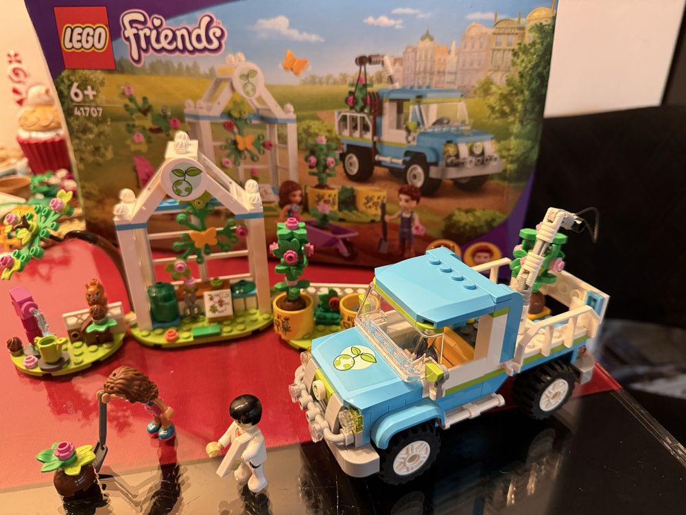 LEGO 41707 Friends Furgonetka do sadzenia drzew