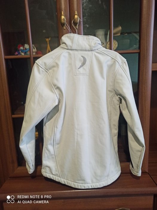 Продам демисезонную куртку