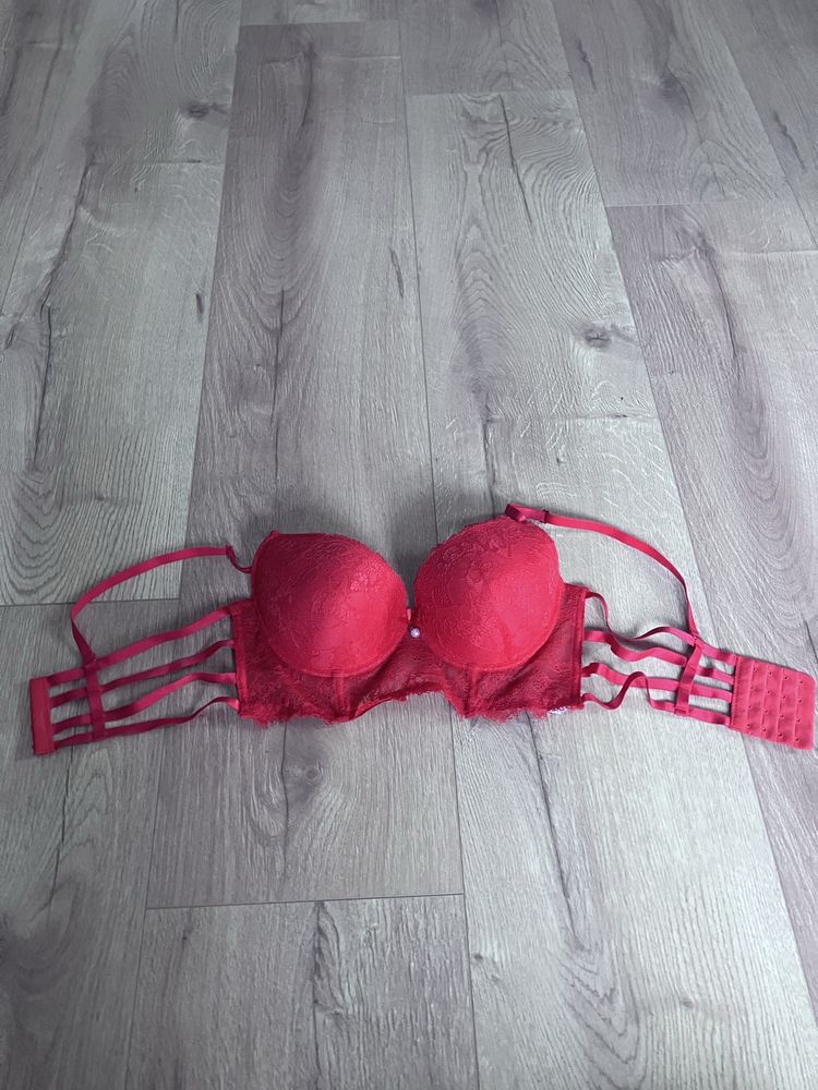 Czerwony biustonosz 75C