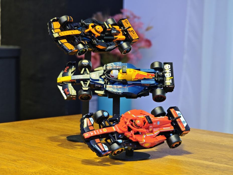 Zestaw trzech Stojaków na LEGO Speed Champions Bolidy F1
