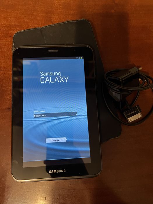 Планшет Samsung Galaxy GT-P3100 8 gb + 16 gb карта памʼяті
