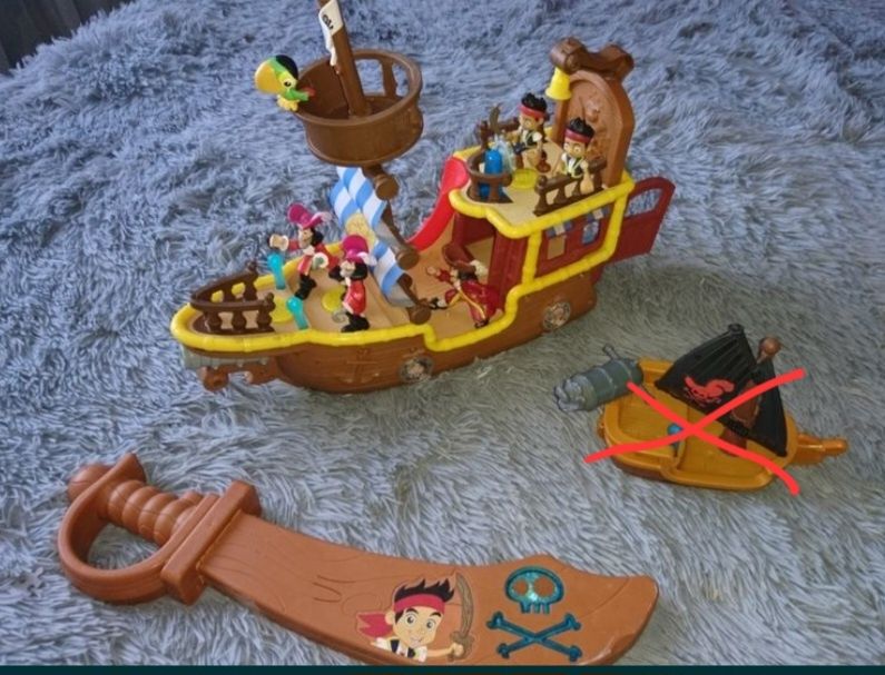 Statek Kapitana  JACKE  ,figurki  miecz świecący po polsku