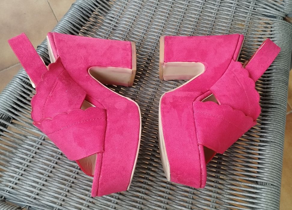 Sandálias vermelhas