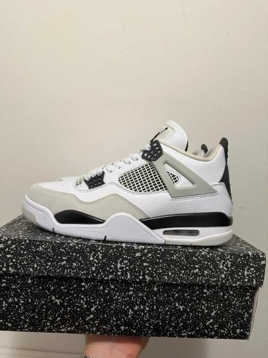 Buty damskie Trampk Nike_Jordan_Air_Jordan_4_retro_Military_Black R.38