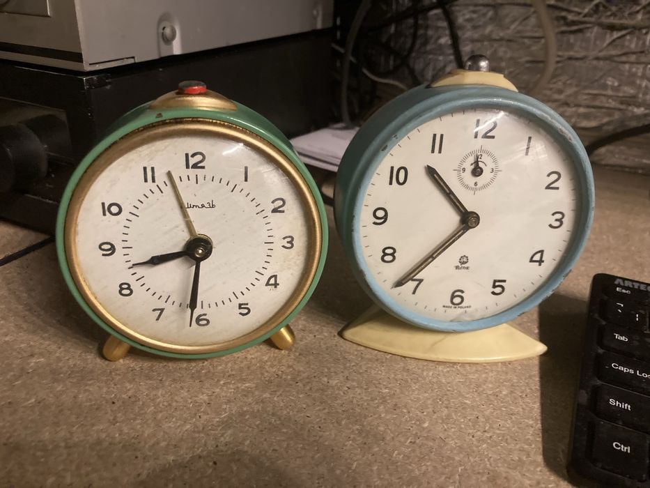 Budzik nakrecany mechaniczny zegarek PRL 2szt