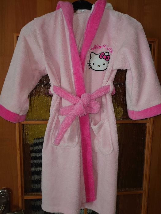 Szlafrok dla dziewczynki 110/116 cm. Hello Kitty C&A