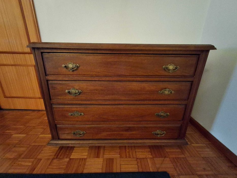 Comoda em excelente estado