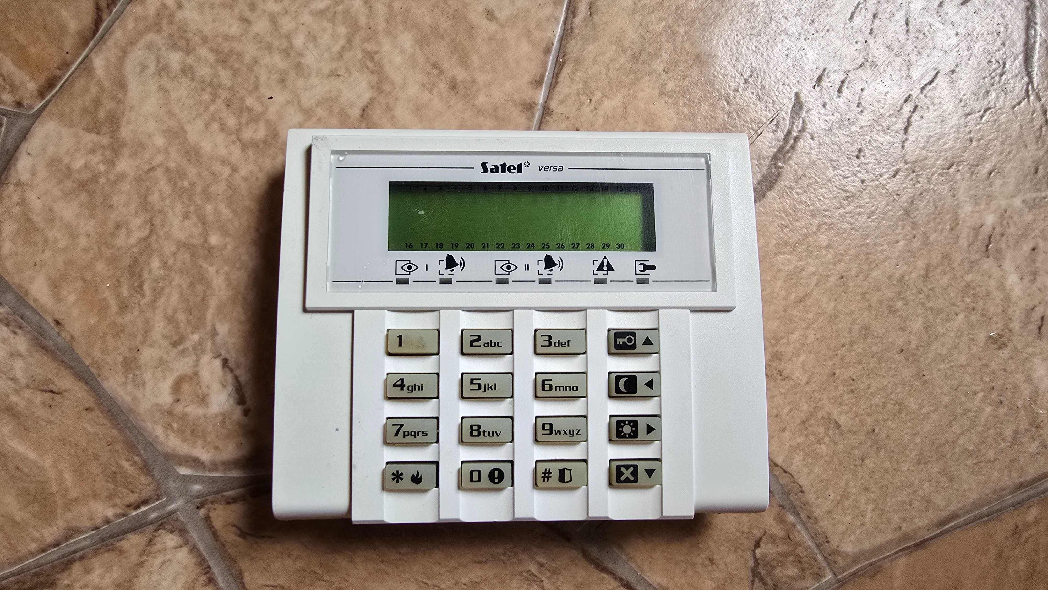 Alarm Satel Versa 10 / 15 + klawiatury versa lcd