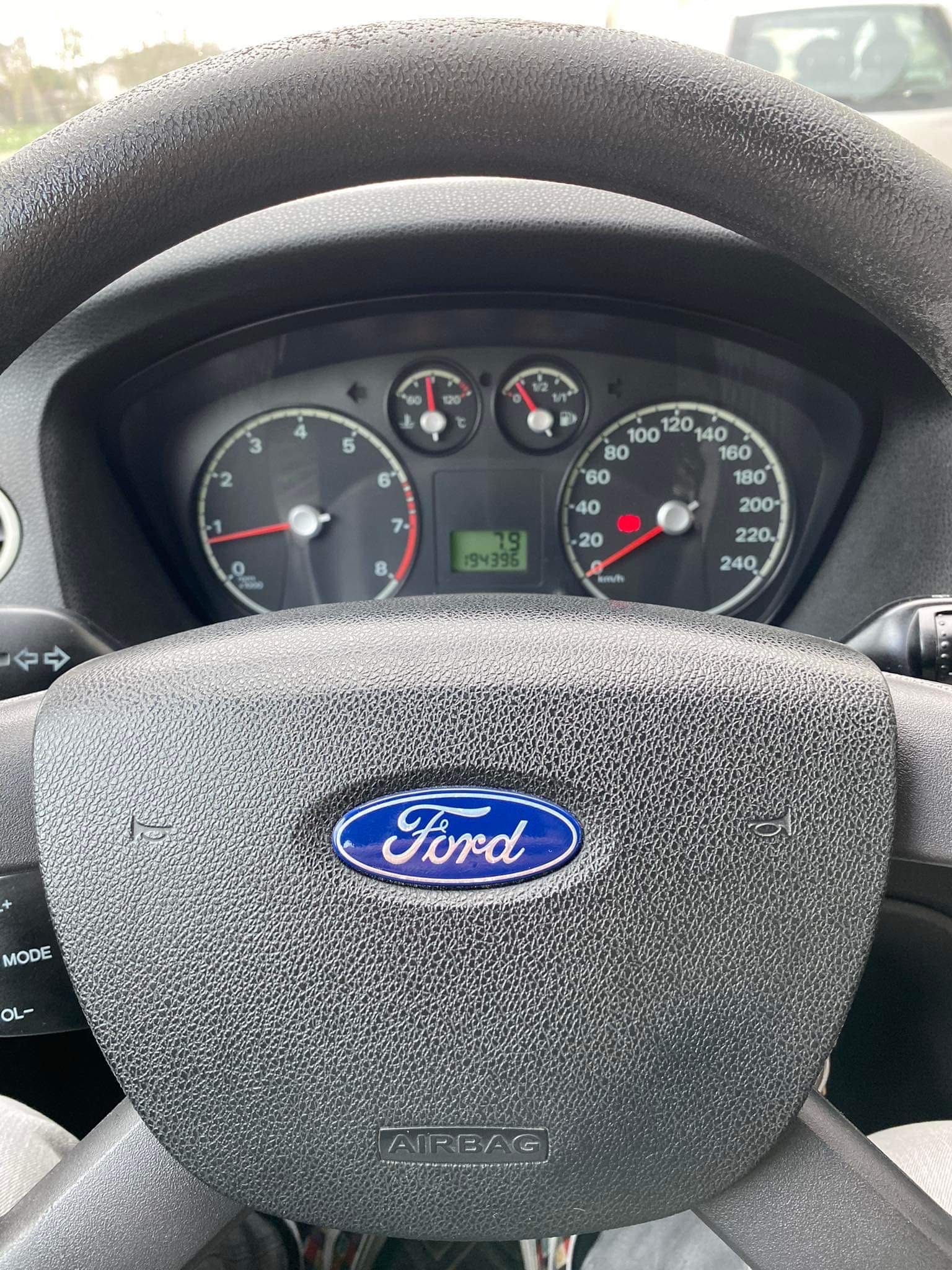 Ford focus 2005 1.4 gasolina