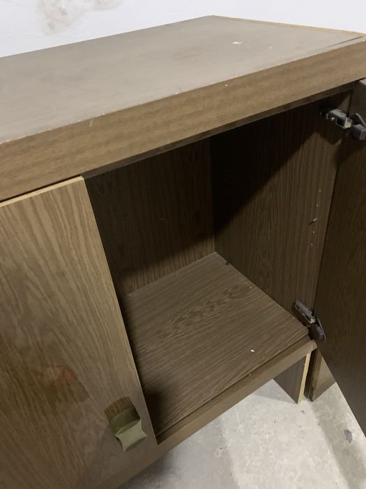 Тупби. Шкаф. Меблі. Стінка