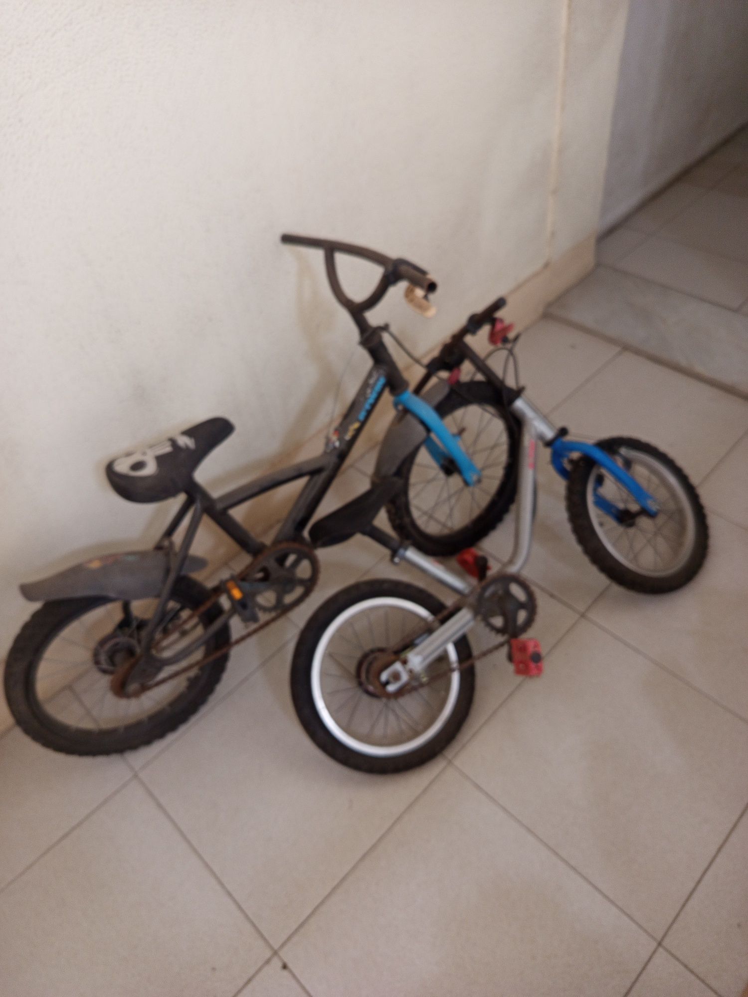 Bicicleta criança para desocupar