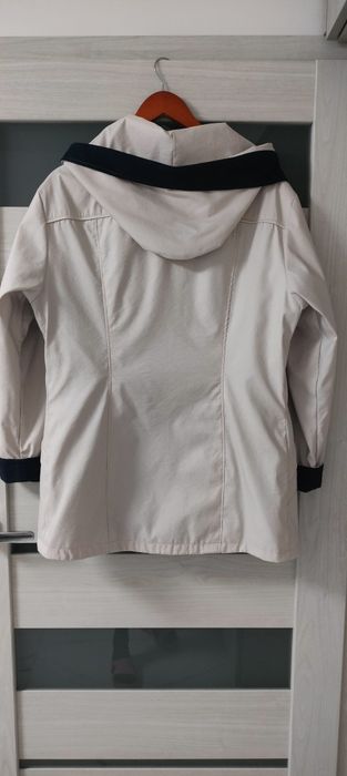 Kurtka damska wiosenna z kapturem, beżowa