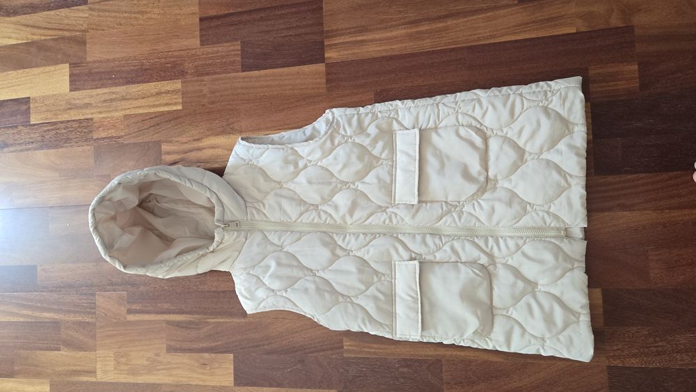 Beżowa Kamizelka firmy zara