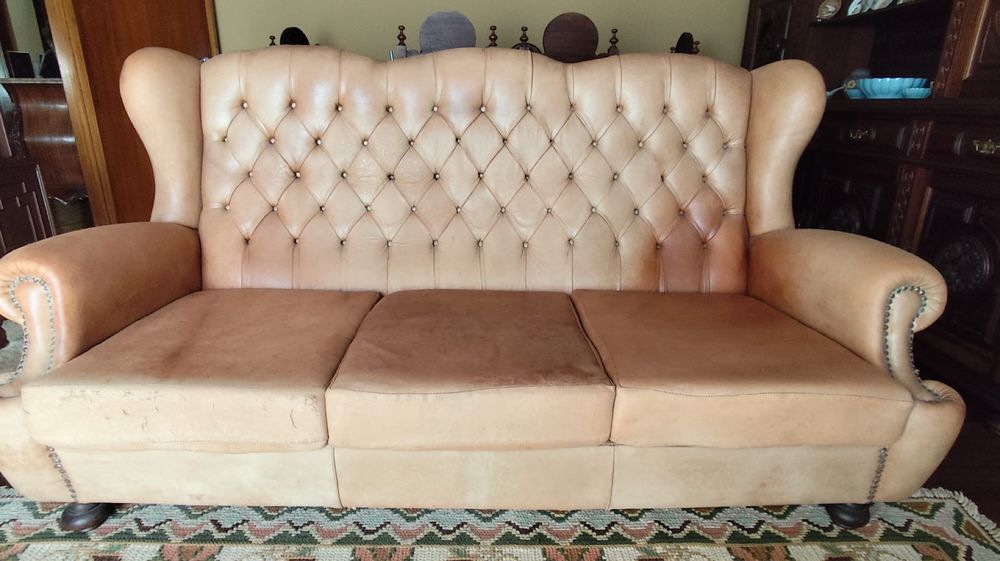 Conjunto sofás em couro