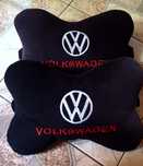 Zestaw Volkswagen 2 poduszki pod kark etui- chusteczki ochrona na pasy