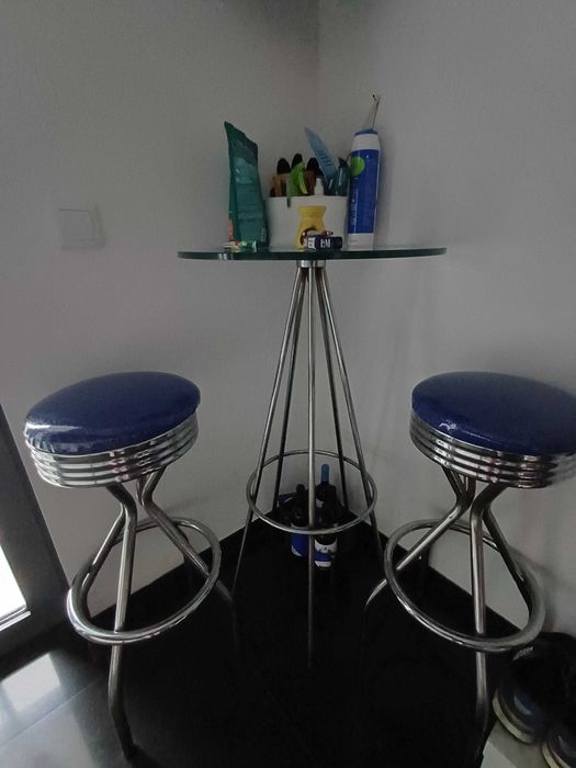 Conjunto Mesa + 2 Bancos