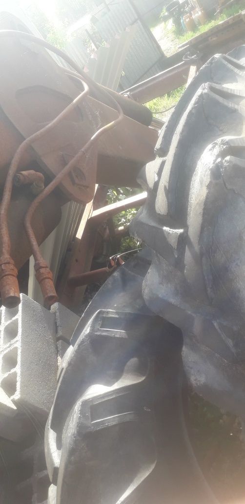 VENDO 2 PNEUS 18-4/30 Usados