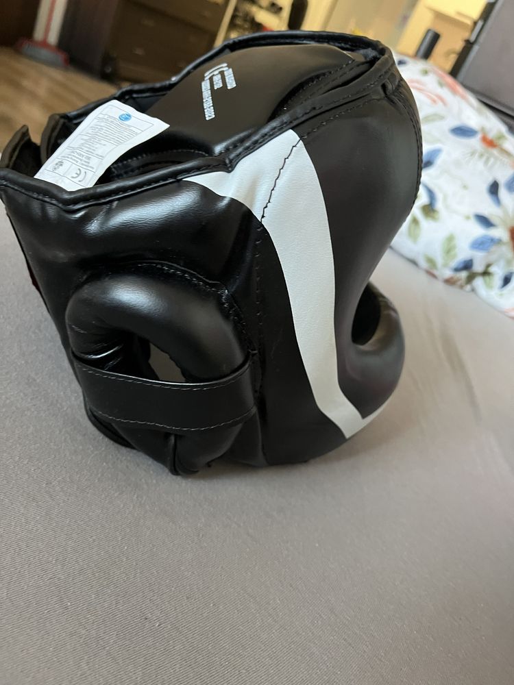 Kask do kickboxinga