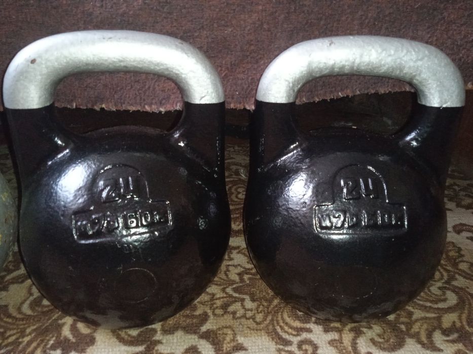 Гиря на 24 кг КЛЗ ; Гантели 0,5 кг ; 1 кг ; 2 кг ; 3 кг ; 4 кг ; 6 кг