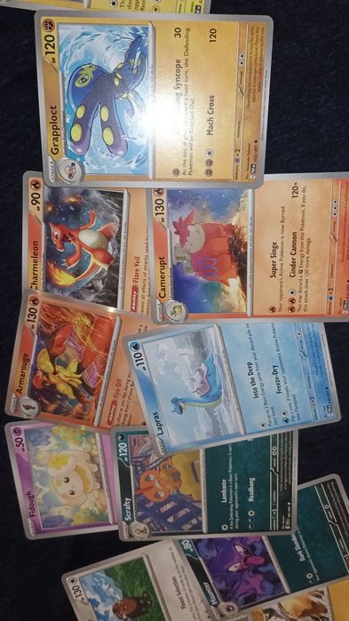 Оригінальні картки Pokémon з різних бустерів