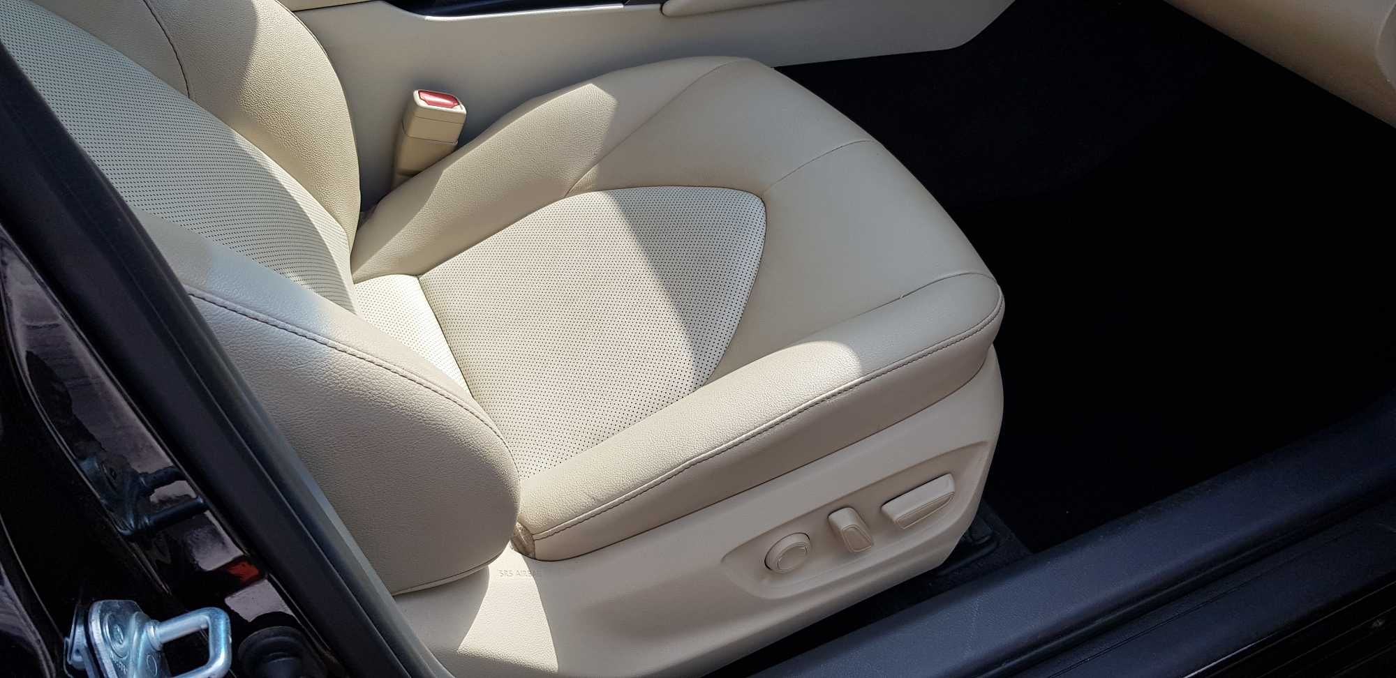 Toyota Camry hybrid 2,5 ,wersja Prestige +pakiet Comfort