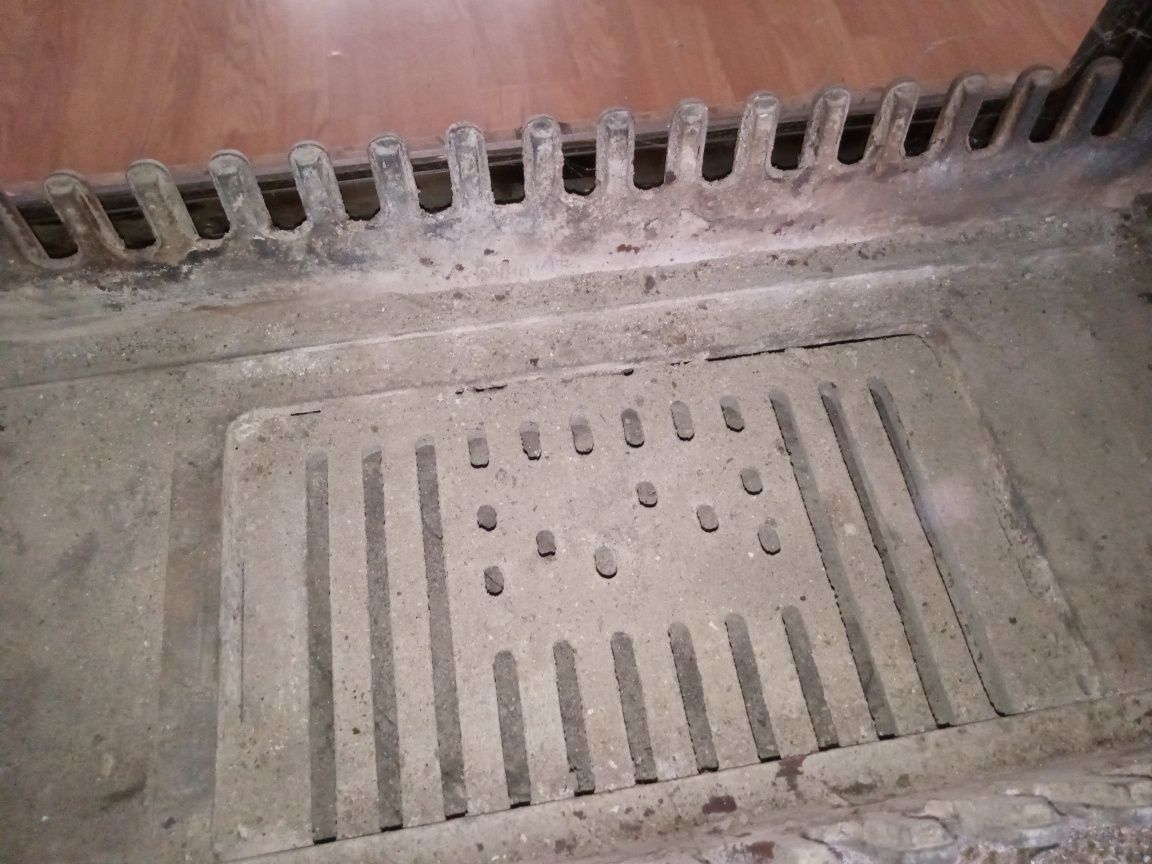 Wkład kominkowy marki Dovre żeliwny dwustronny