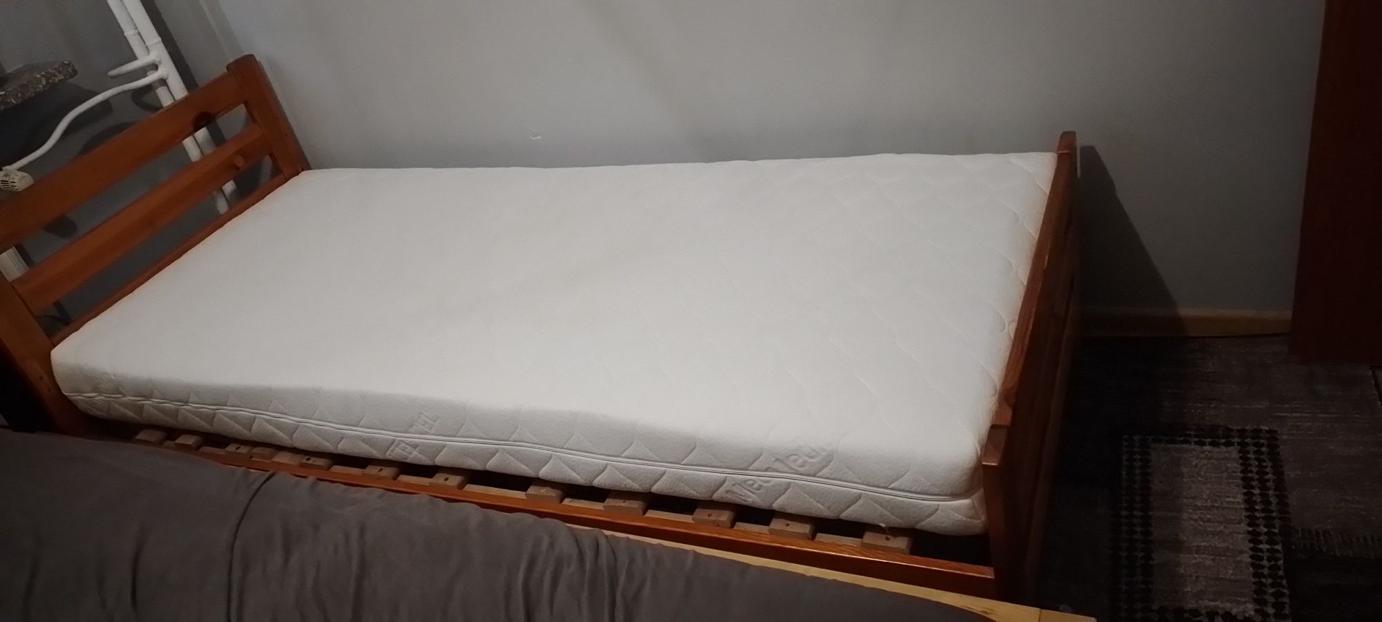 Łóżko Drewniane jednoosobowe