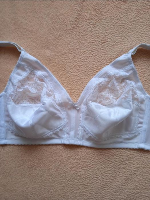 Бюстгальтер извесного бренда Damart.