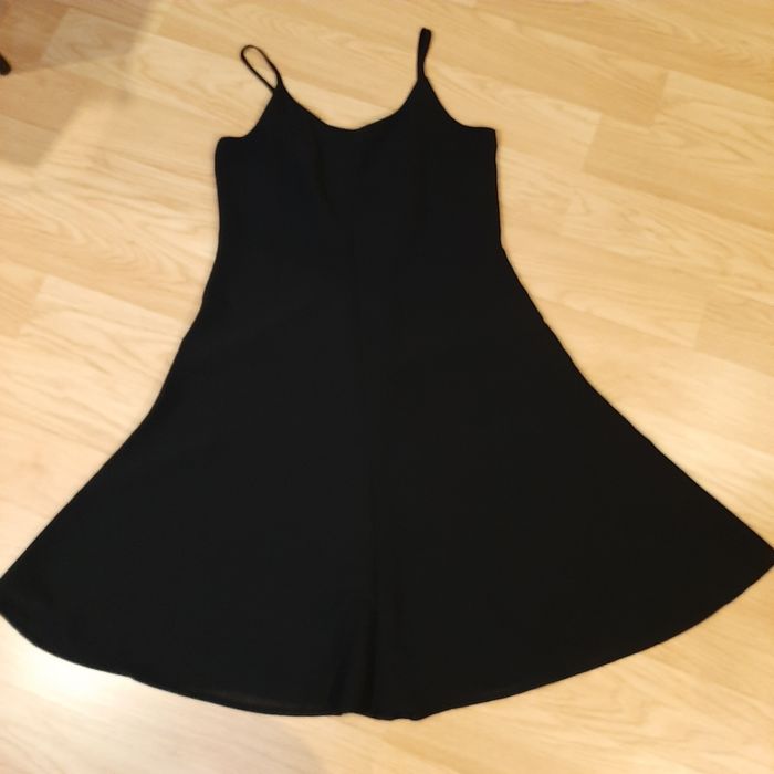 Czarna sukienka wizytowa imprezowa rozm. 40