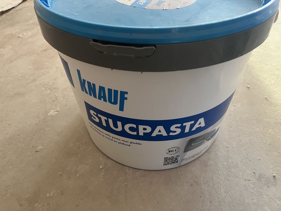 Gładz szpachlowa gotowa masa szpachlowa