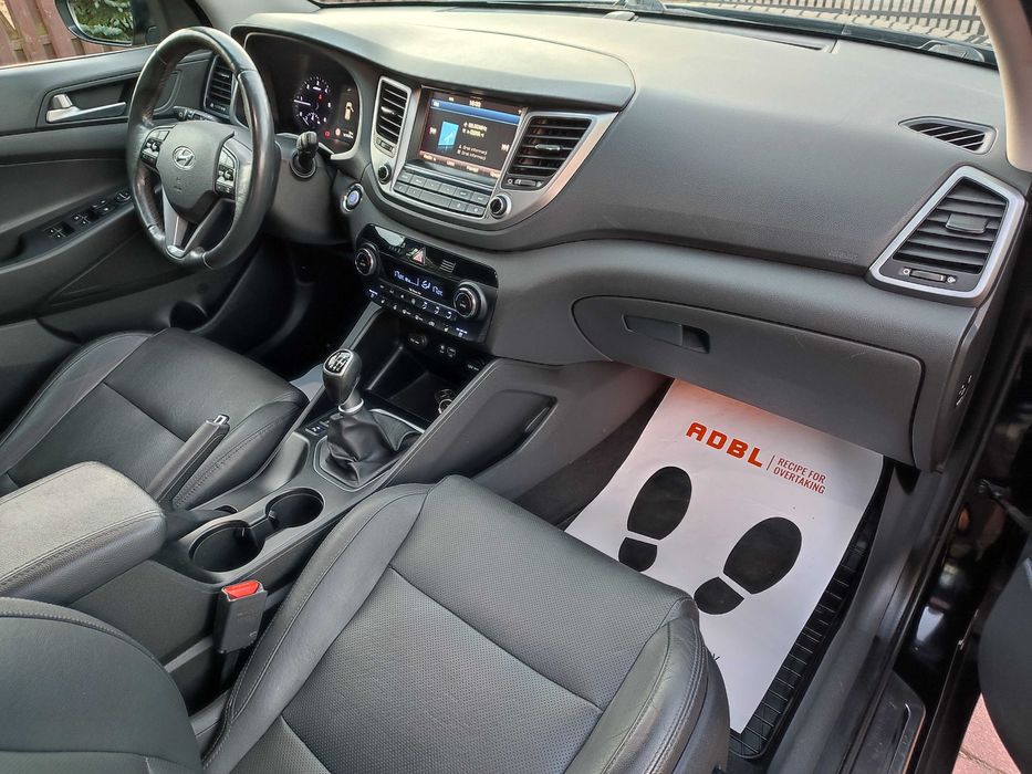 Hyundai Tucson**2,0CRDi**FULL opcja**Oryginalny lakier**LEDY**Panorama