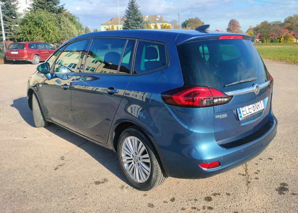Opel Zafira 1.4 T 2016 rok Niski przebieg. Bogate wyposażenie.