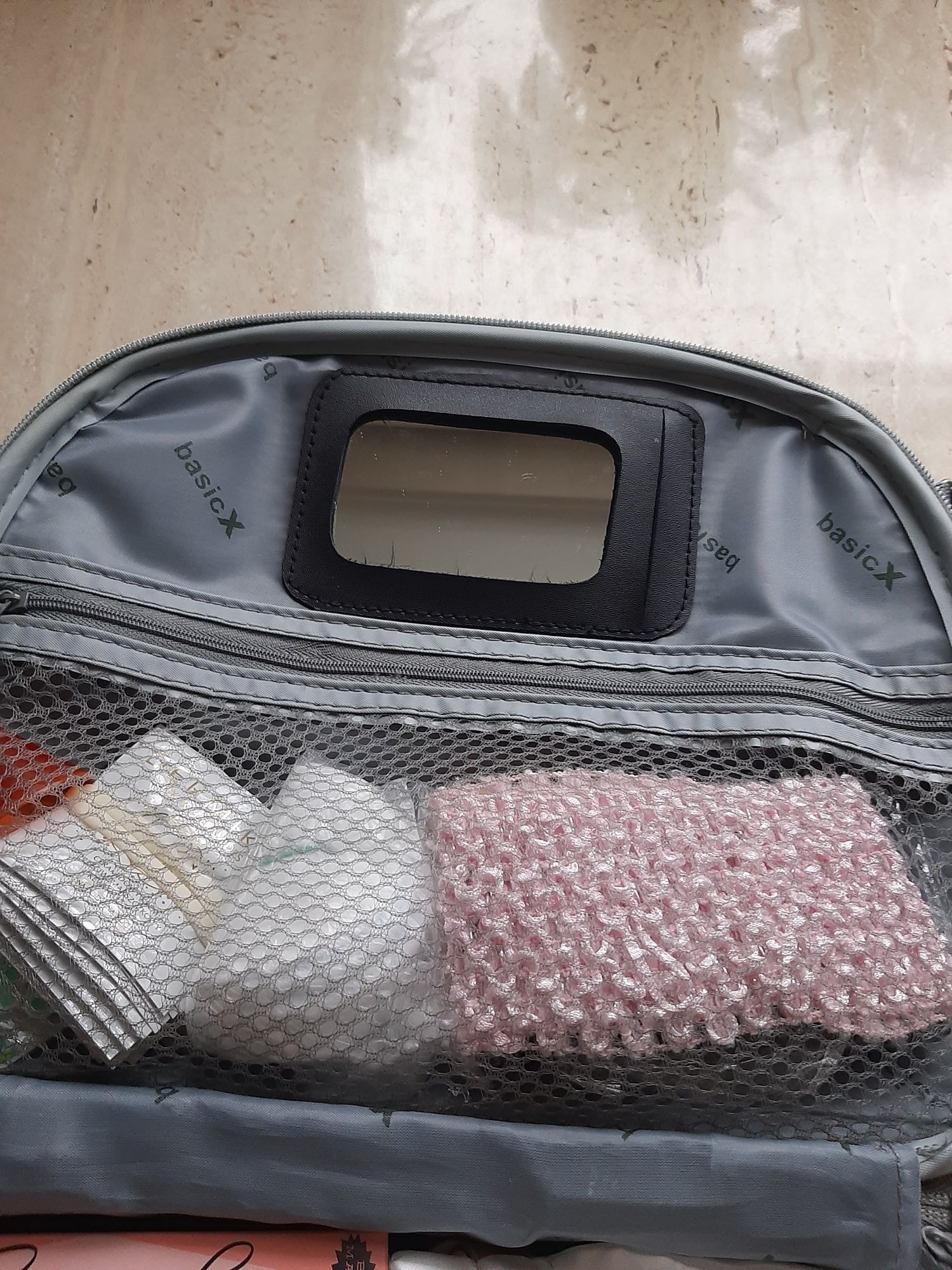 Torba- kosmetyczka podróżna do nałożenia na uchwyt walizki bagażu