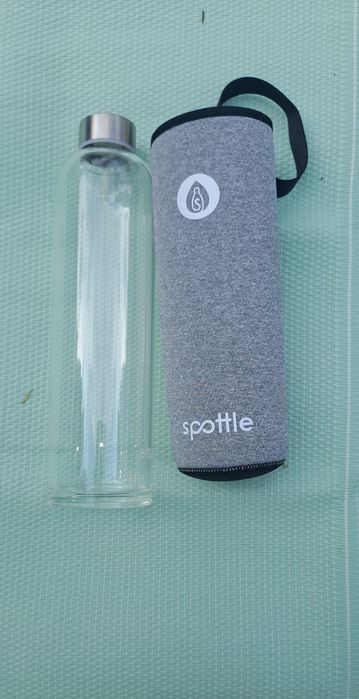 Szklana butelka na wodę