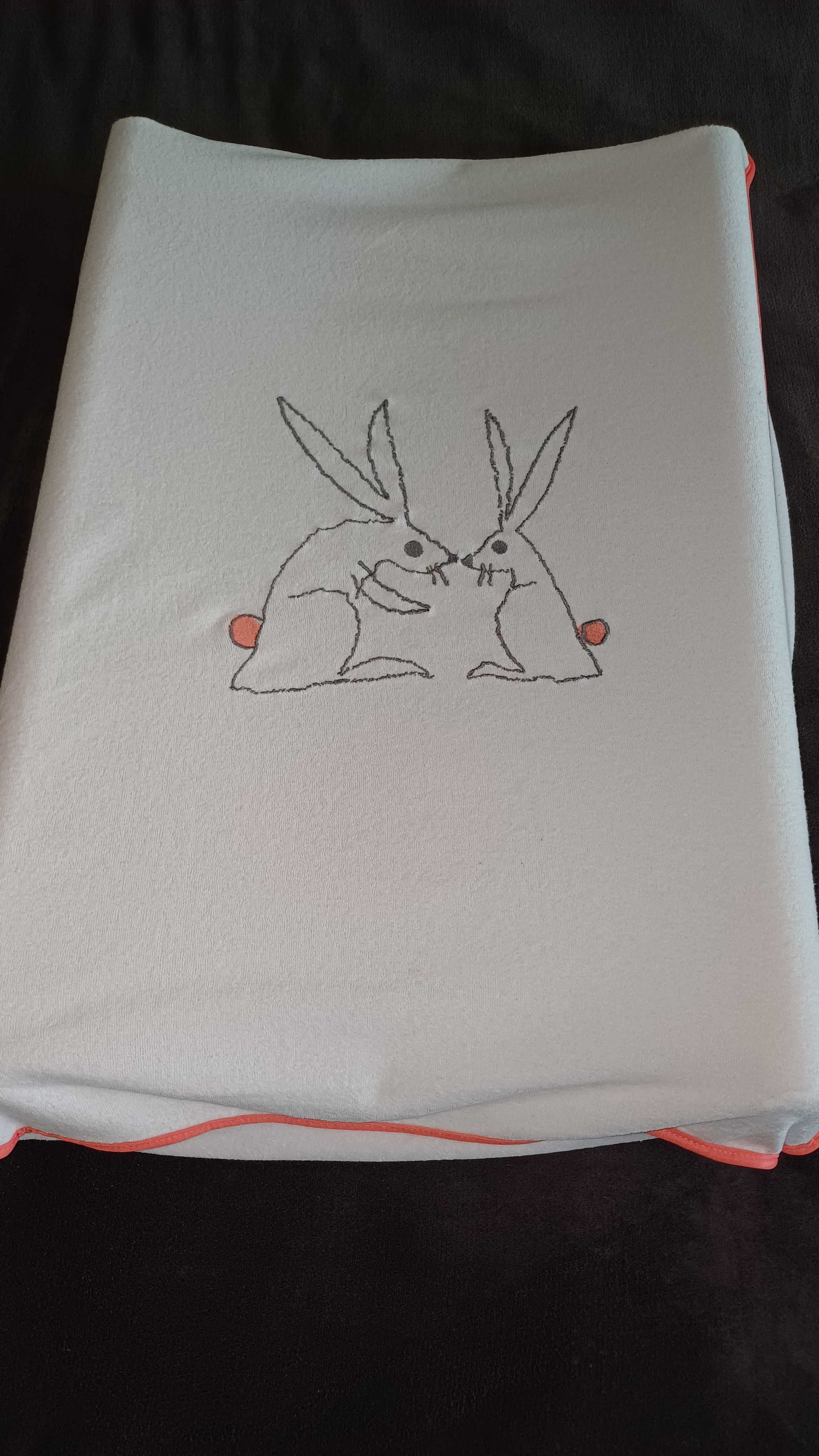 Przewijak sztywny 50x70 na łóżko