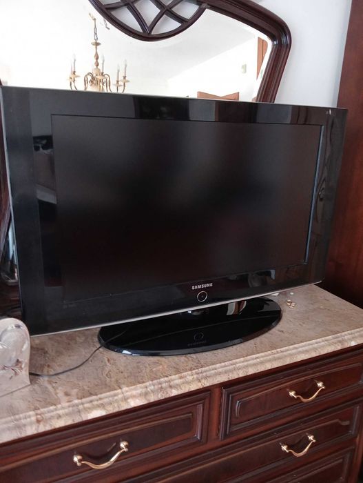 vendo TV Samsung de 32" a trabalhar bem