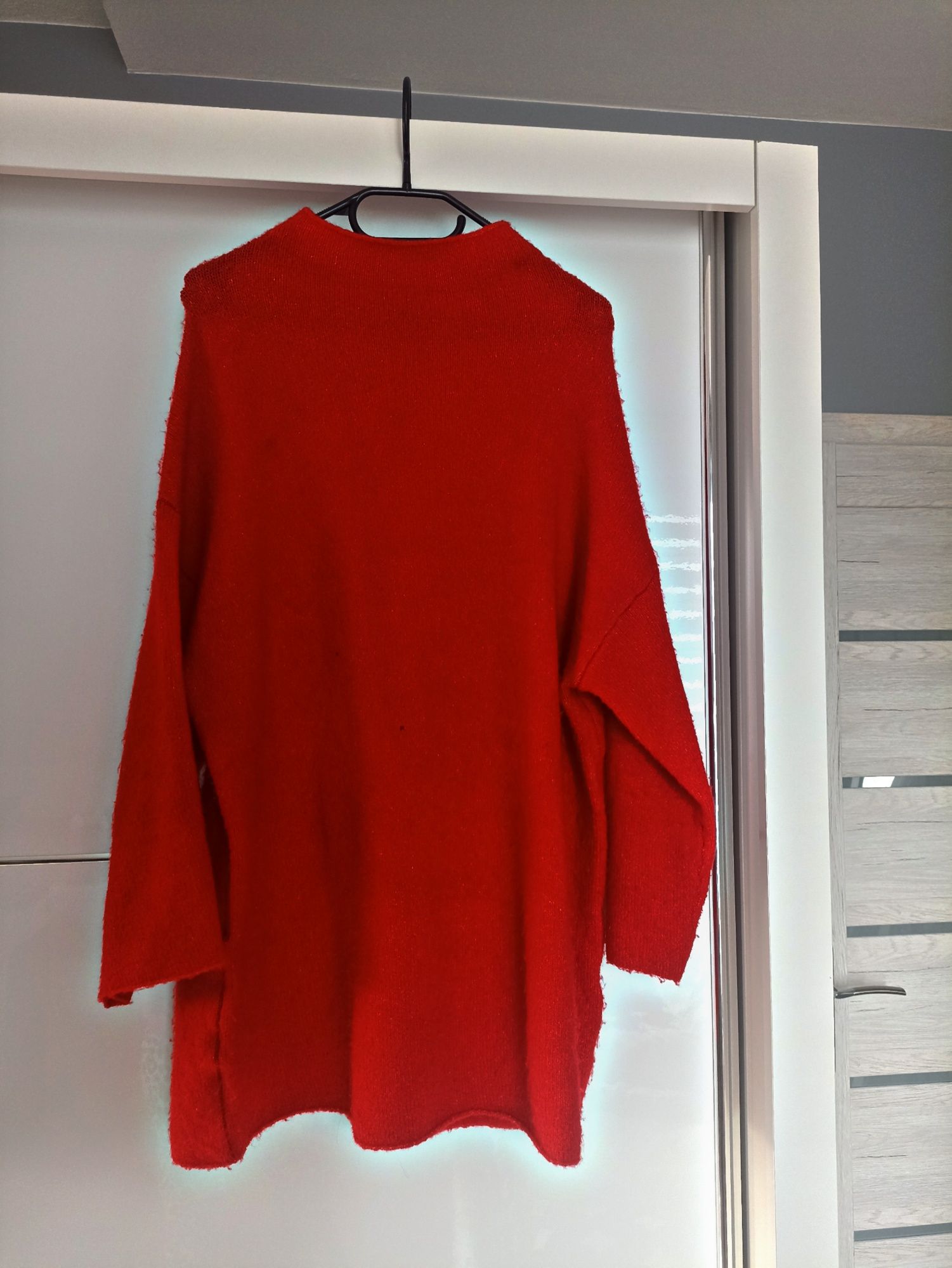 Czerwony długi sweter tunika Reserved