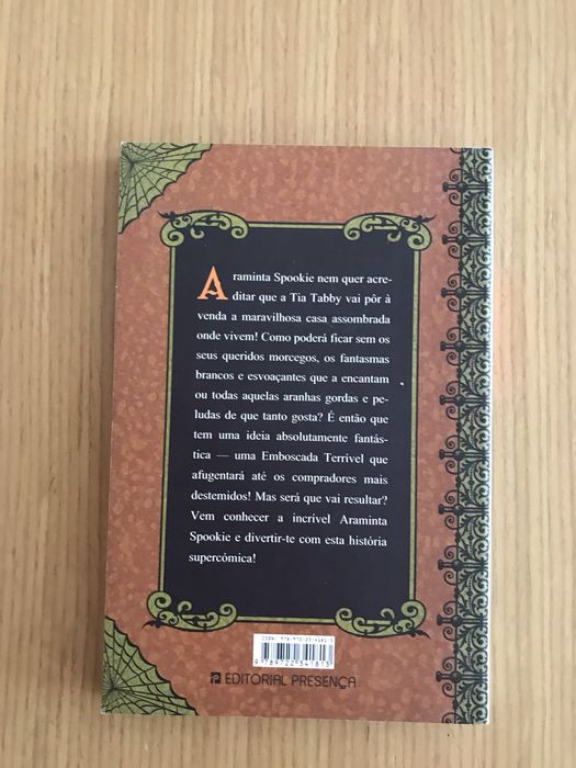 Livro “A Minha Casa Assombrada”, de Angie Sage