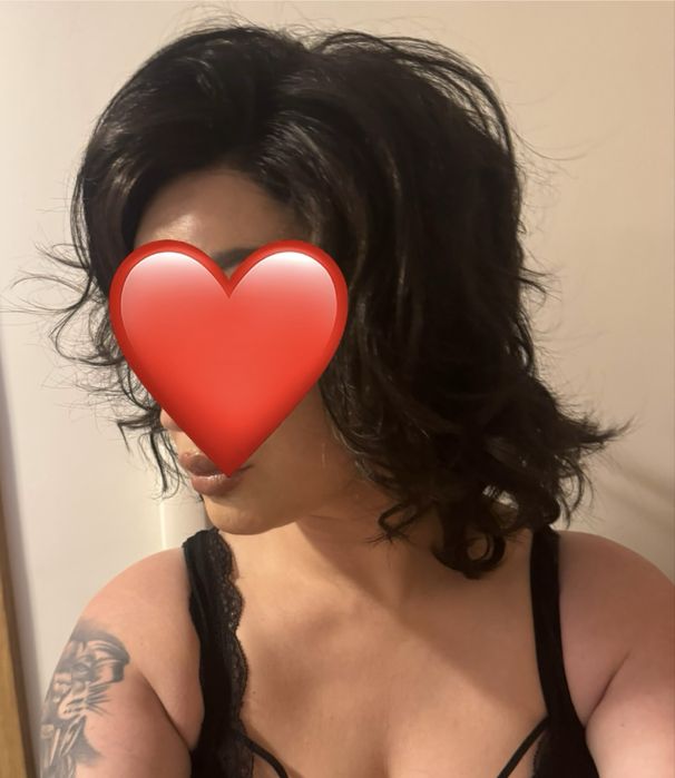 Peruka ciemny brąz krótka falowana ruchomy przedziałek lace front