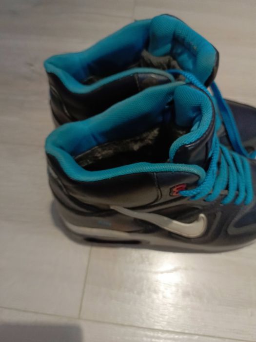 Продам зимове б/у взуття