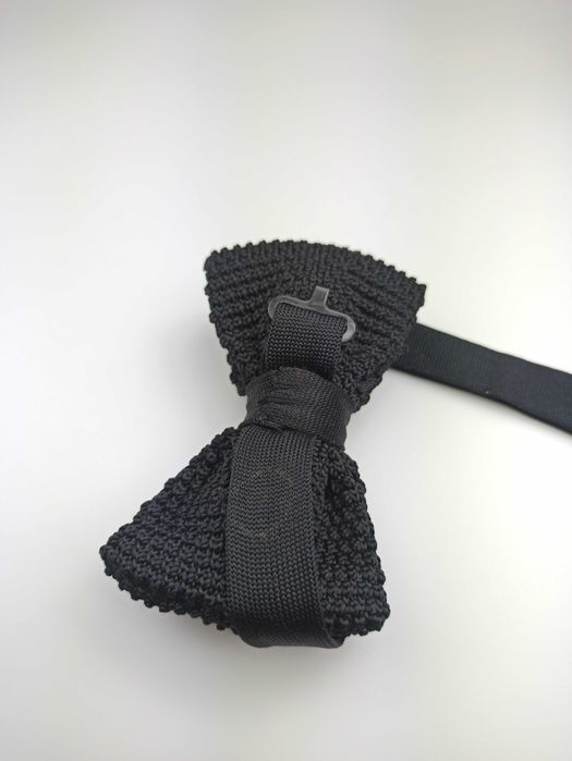 Czarna mucha muszka wks544m