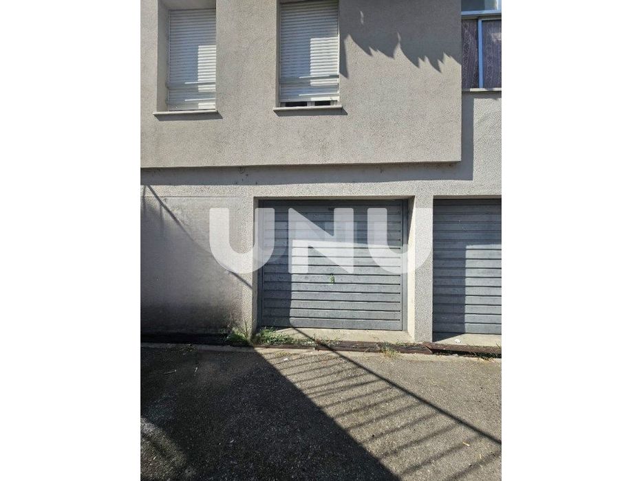 Garagem Fechada - No Centro da Cidade de Viseu