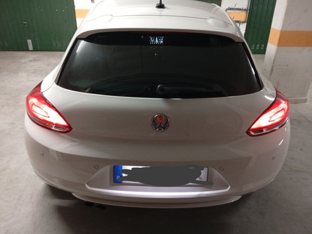 VW Scirocco 2.0 TDI Sport DSG (90mil km apenas))