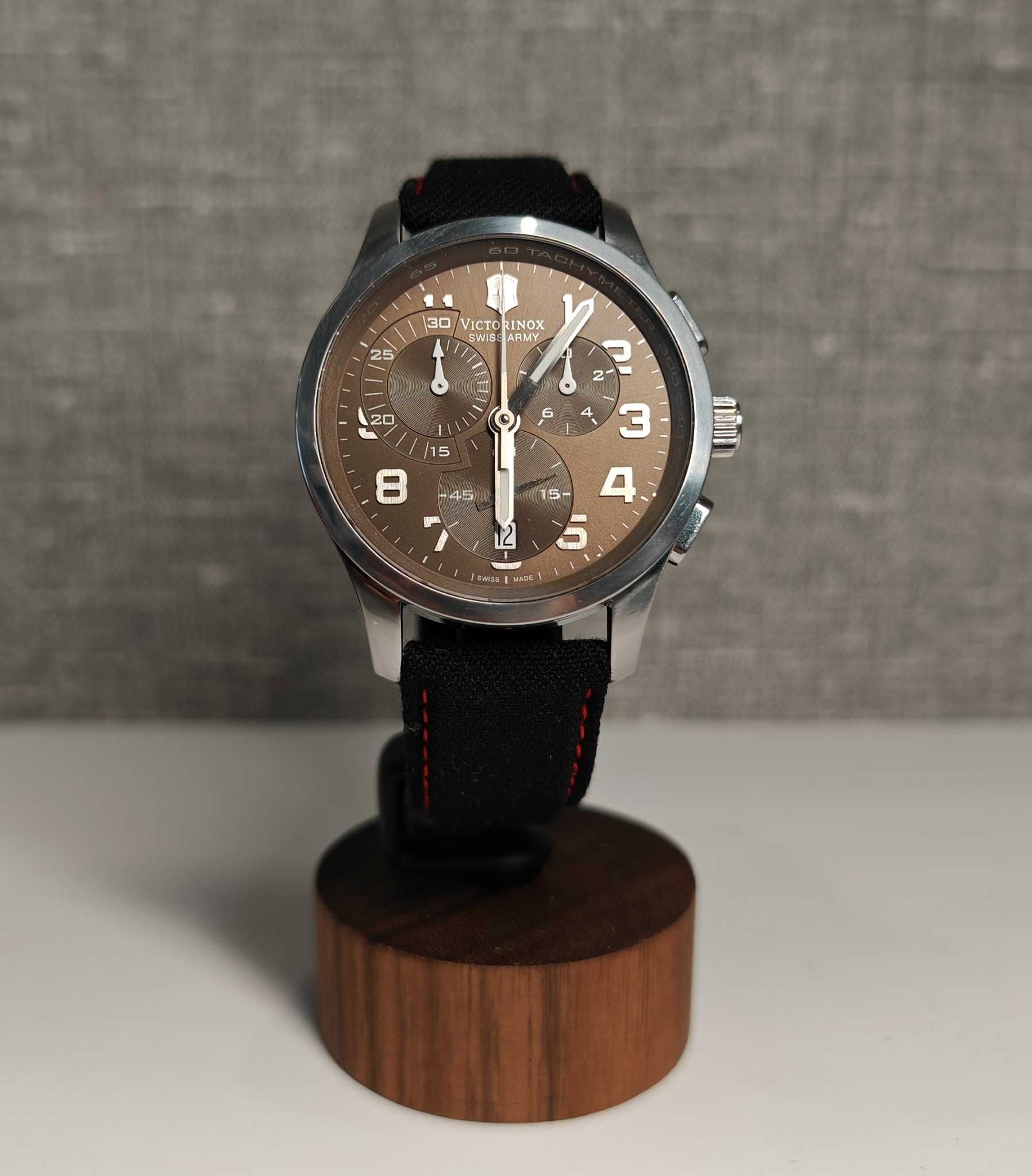 Чоловічий годинник Victorinox Alliance V241297 Chronograph Swiss Army