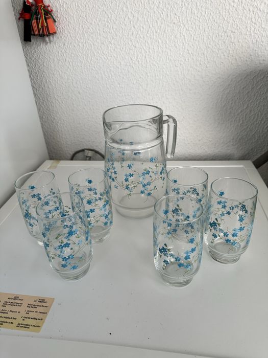 Jarra + 6 copos de vidro com flores